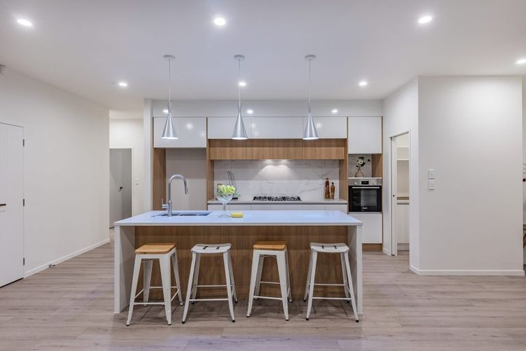 Photo of property in 20 Konoba Avenue, Kumeu, 0810