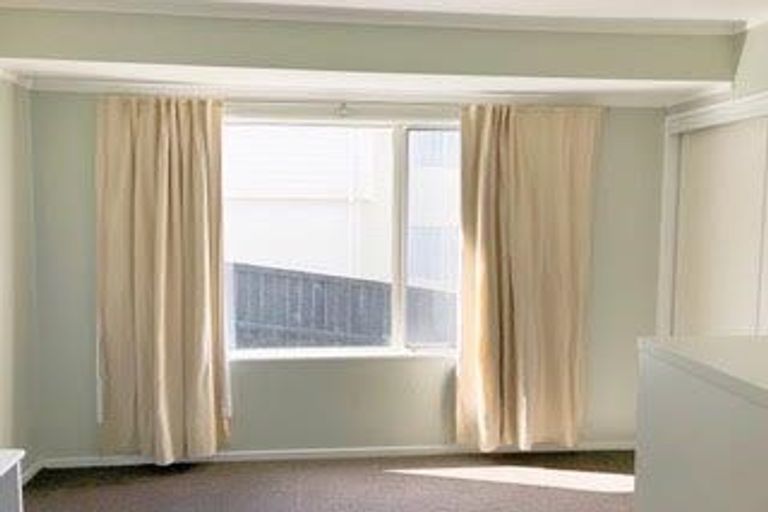 Photo of property in 121 West Harbour Drive, West Harbour, Auckland, 0618