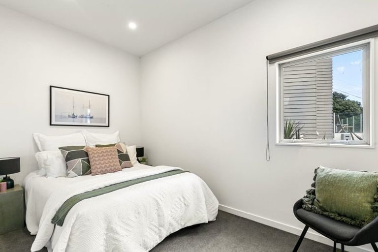 Photo of property in 8 Owhiro Bay Parade, Island Bay, Wellington, 6023