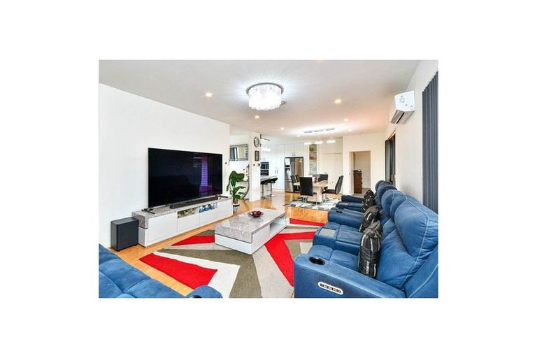 Photo of property in 64 Prado Drive, Pukekohe, 2120