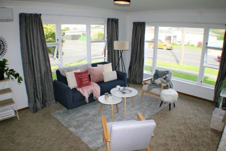 Photo of property in 57 Weraroa Road, Levin, 5510