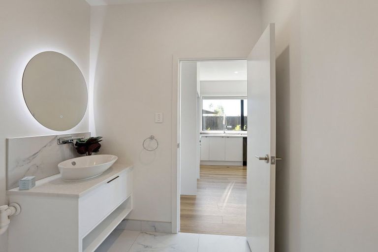 Photo of property in 32 Pulham Crescent, Queenwood, Hamilton, 3210