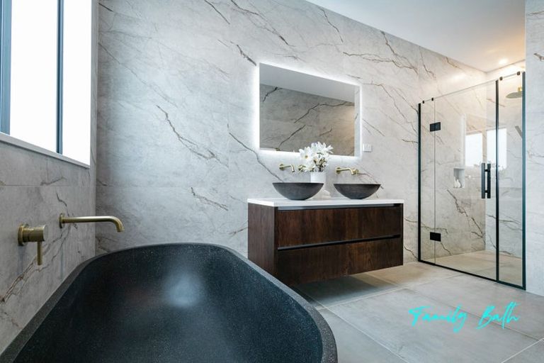 Photo of property in 31 James Paige Lane, Riverhead, 0793