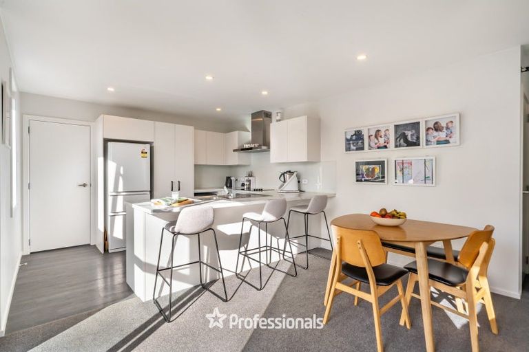 Photo of property in 393 Stokes Valley Road, Stokes Valley, Lower Hutt, 5019