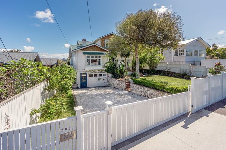 Photo of property in 200 Queen Street, Northcote Point, Auckland, 0627