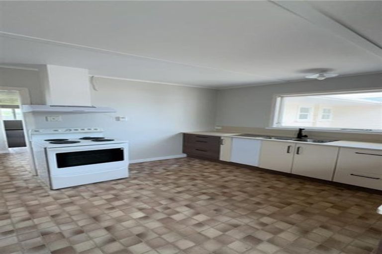 Photo of property in 7 Truby King Street, Merrilands, New Plymouth, 4312
