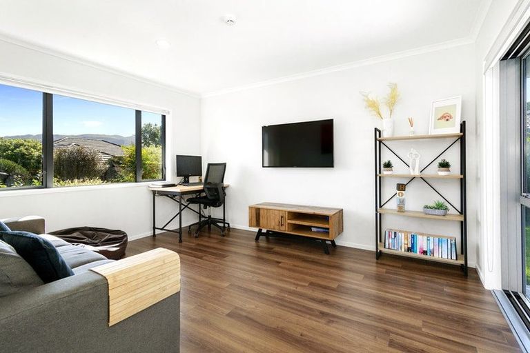 Photo of property in 175 Woodman Drive, Tawa, Wellington, 5028