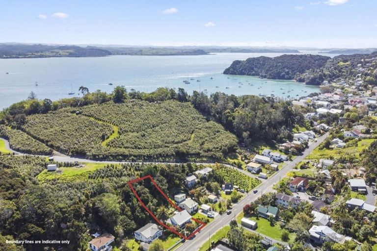 Photo of property in 31 Matauwhi Road, Russell, 0202