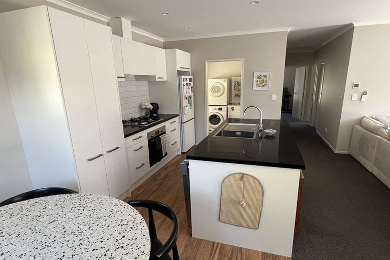 Photo of property in 23e Heta Road, Highlands Park, New Plymouth, 4312