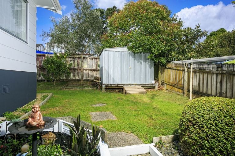 Photo of property in 1/100 Lynn Road, Bayview, Auckland, 0629