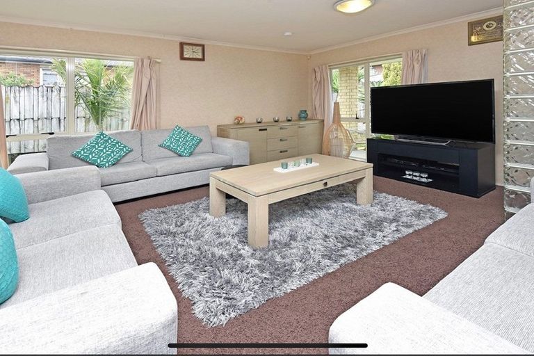 Photo of property in 14 Hawkley Close, Flat Bush, Auckland, 2019