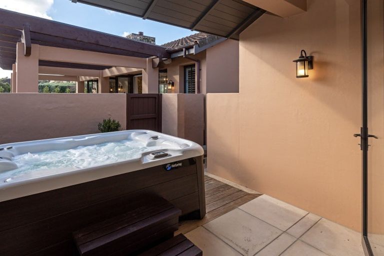 Photo of property in 38 Brownhill Road, Whitford, Manurewa, 2576