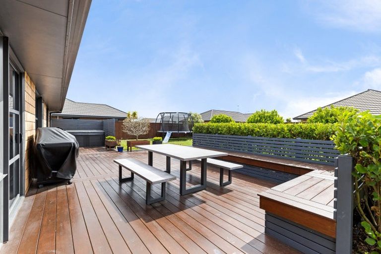 Photo of property in 7 Nevada Way, Kelvin Grove, Palmerston North, 4414