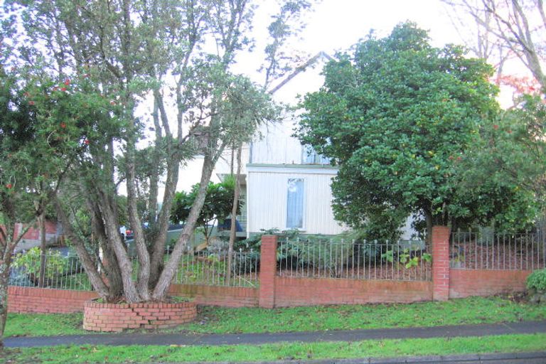 Photo of property in 16 Elsted Place, Goodwood Heights, Auckland, 2105