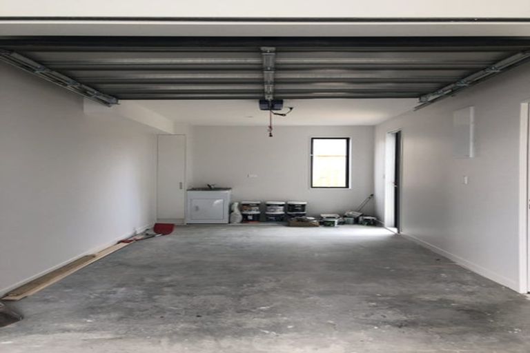 Photo of property in 7/21 Akoranga Drive, Northcote, Auckland, 0627