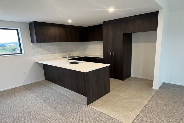 Photo of property in 2/142 Marine Parade, New Brighton, Christchurch, 8083