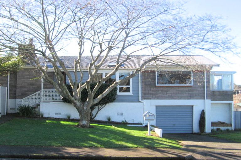 Photo of property in 3 Renwick Street, Papakura, 2110