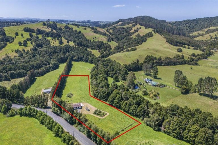 Photo of property in 813 Whangaripo Valley Road, Whangaripo, Wellsford, 0972