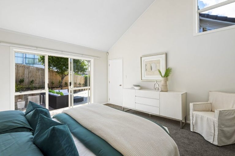 Photo of property in 14 Mcfetridge Place, Hillcrest, Auckland, 0627