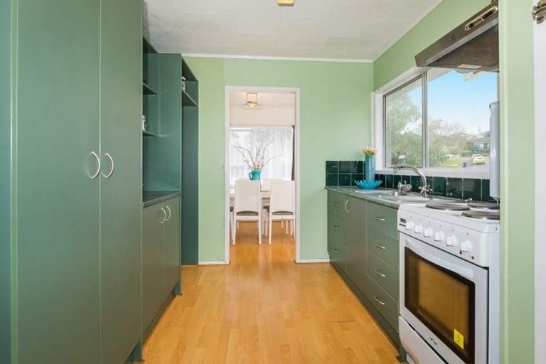 Photo of property in 5 Santiago Crescent, Unsworth Heights, Auckland, 0632