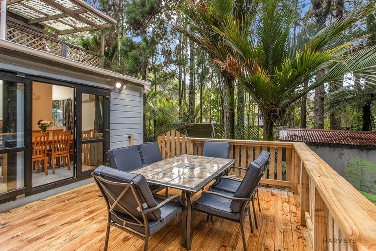 Photo of property in 208 Woodlands Park Road, Titirangi, Auckland, 0604