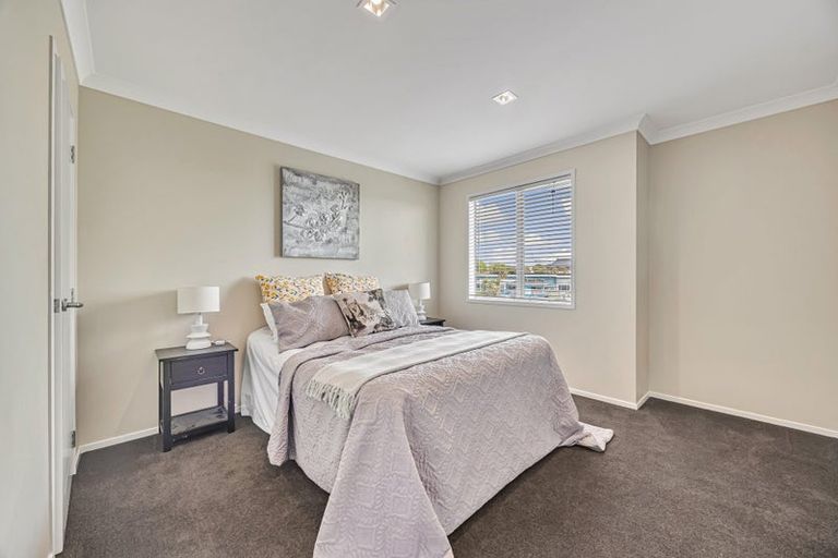 Photo of property in 8 Baverstock Road, Flat Bush, Auckland, 2016