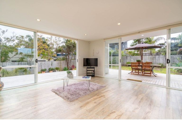 Photo of property in 37 Seabreeze Road, Mangawhai Heads, Mangawhai, 0505