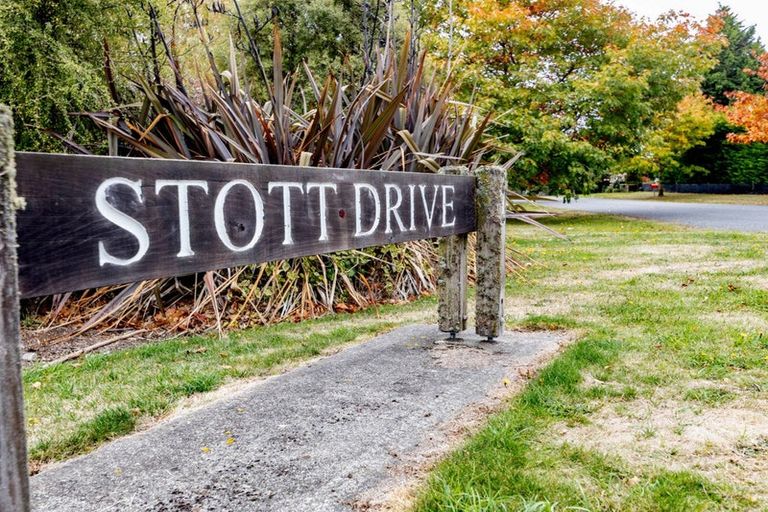 Photo of property in 43 Stott Drive, Darfield, 7571