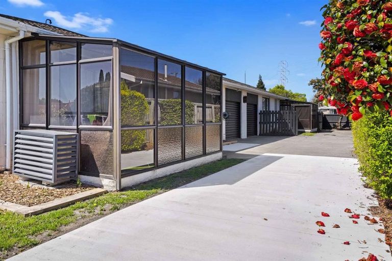 Photo of property in 74 Denise Crescent, Hornby, Christchurch, 8042