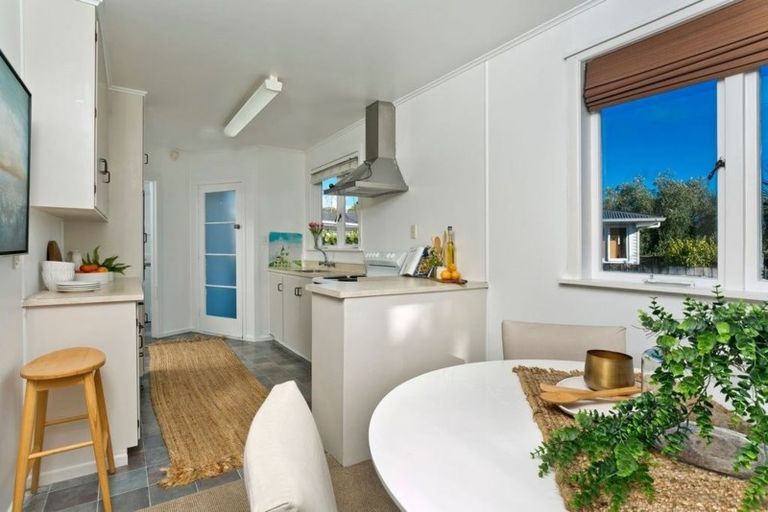 Photo of property in 1/31 Seine Road, Forrest Hill, Auckland, 0620