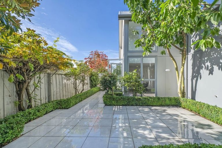 Photo of property in 4/1010 Colombo Street, St Albans, Christchurch, 8014