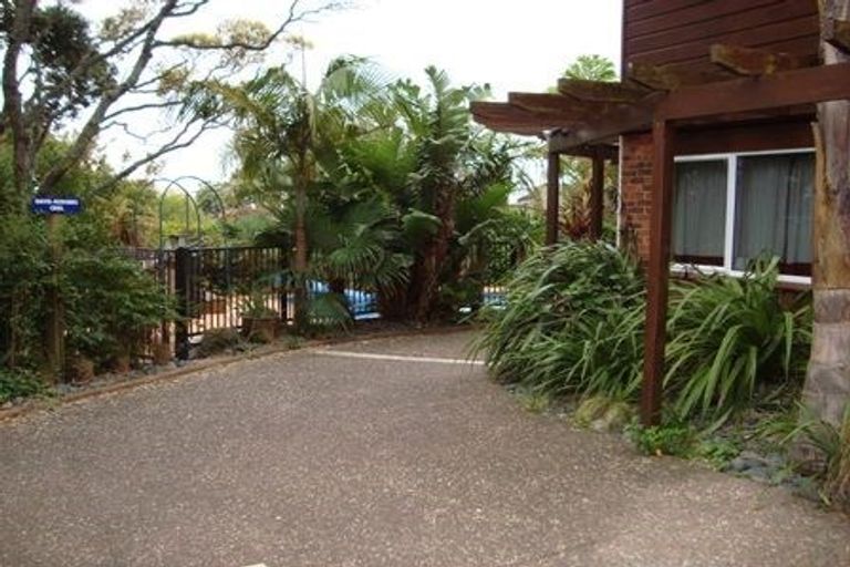 Photo of property in 31 Rothesay Bay Road, Rothesay Bay, Auckland, 0630
