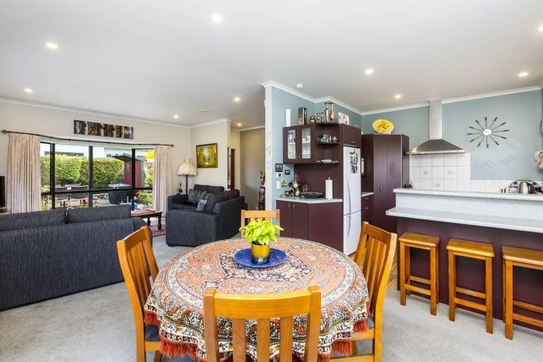 Photo of property in 11a Ormrod Grove, Riverstone Terraces, Upper Hutt, 5018