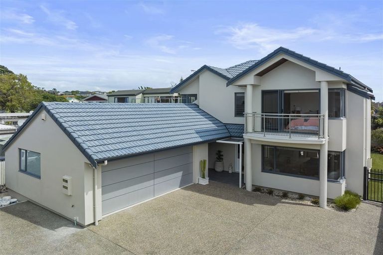 Photo of property in 22 The Esplanade, Eastern Beach, Auckland, 2012