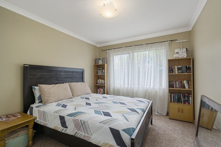 Photo of property in 15 Leanne Way, Waikanae Beach, Waikanae, 5036