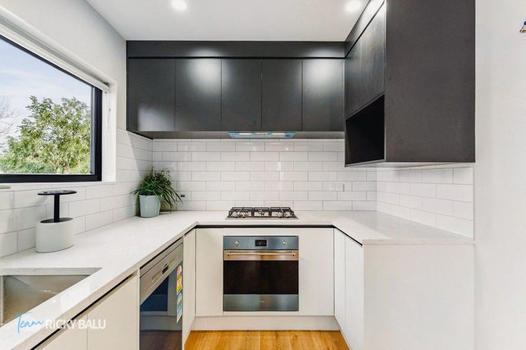 Photo of property in 43a Mirrabooka Avenue, Botany Downs, Auckland, 2010