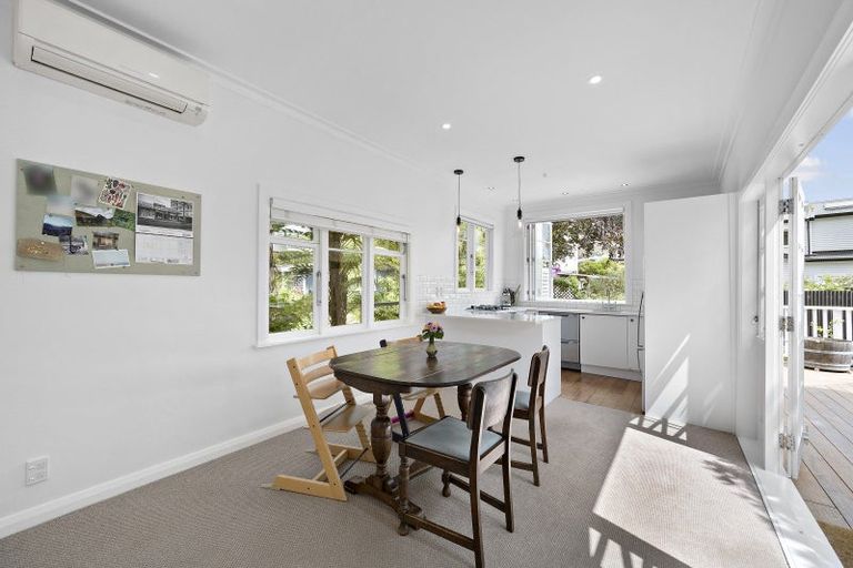 Photo of property in 6 Kowhai Street, Eastbourne, Lower Hutt, 5013