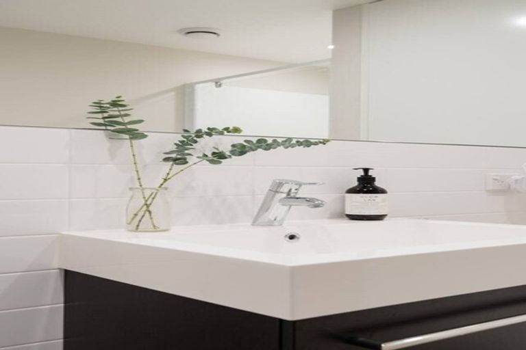 Photo of property in Nouvo Apartments, 5f/21 Rugby Street, Mount Cook, Wellington, 6021