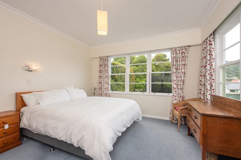 Photo of property in 17 Izard Road, Khandallah, Wellington, 6035