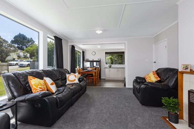 Photo of property in 6 Carbine Place, Ascot Park, Porirua, 5024