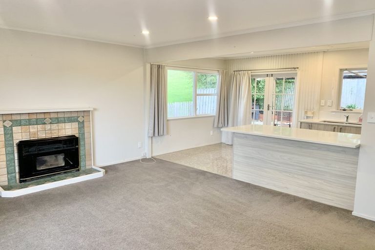 Photo of property in 33 Diana Drive, Glenfield, Auckland, 0627