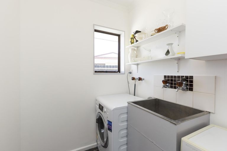 Photo of property in 56 Rhodes Drive, Kelvin Grove, Palmerston North, 4414