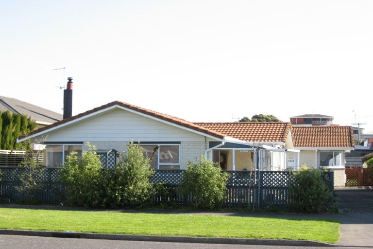 Photo of property in 2/12 Newton Street, Fitzroy, New Plymouth, 4312