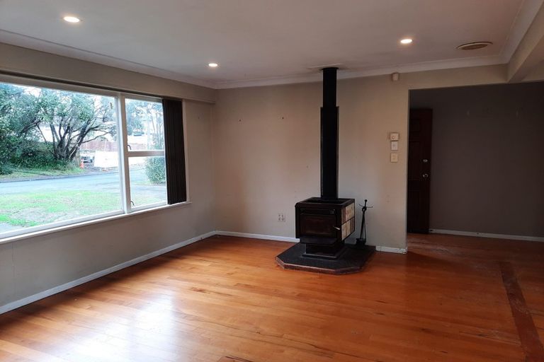 Photo of property in 52 Kingdale Road, Henderson, Auckland, 0610