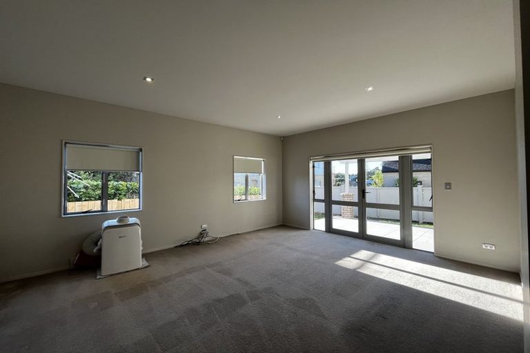 Photo of property in 1/9 Opua Street, Belmont, Auckland, 0622