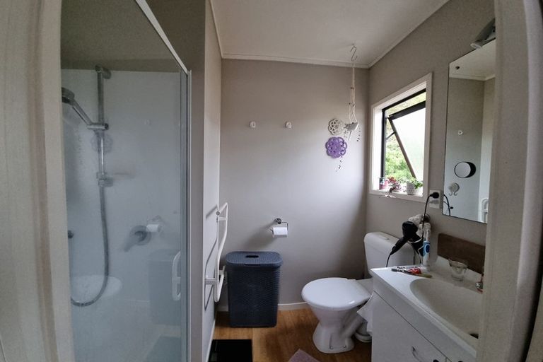 Photo of property in 2/5 September Place, Forrest Hill, Auckland, 0620