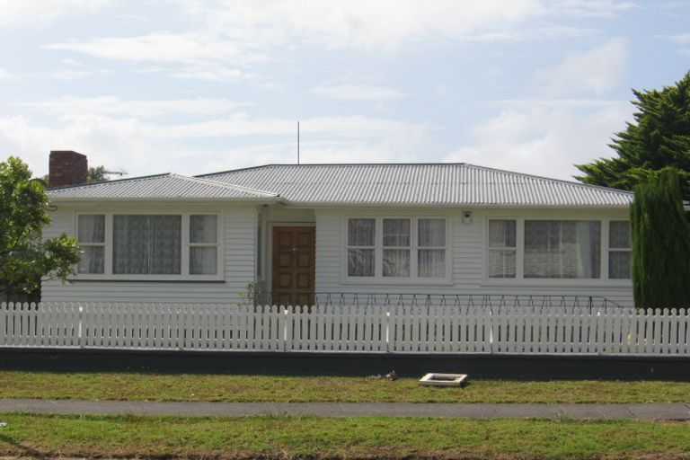 Photo of property in 41 St Leonards Road, Kelston, Auckland, 0602