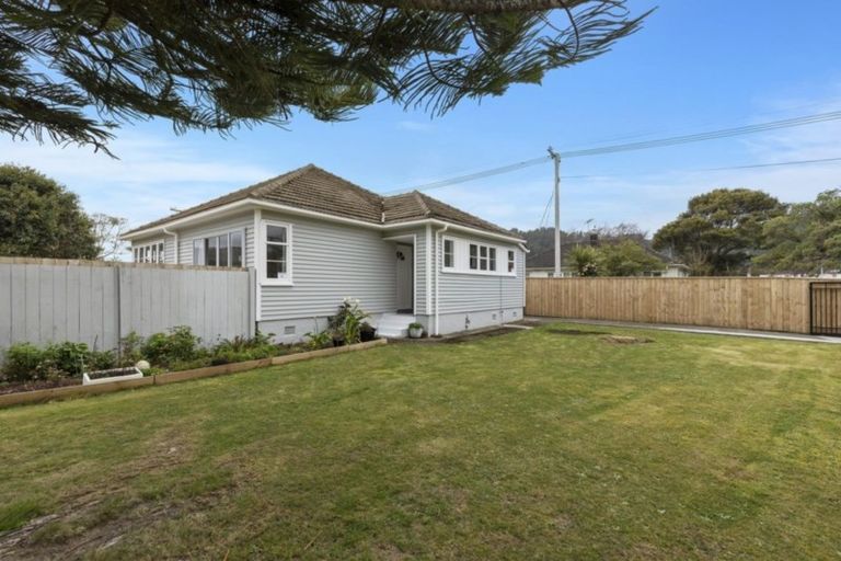 Photo of property in 2 Biddle Crescent, Taita, Lower Hutt, 5011