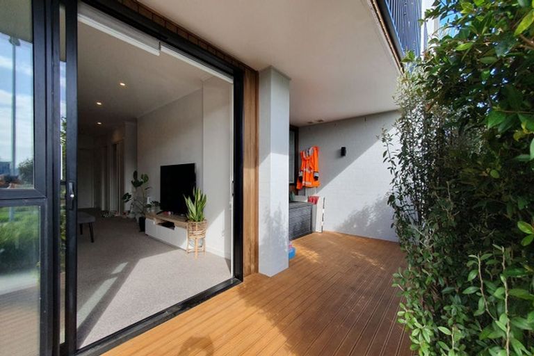 Photo of property in 5/3 Genevieve Lane, Hobsonville, Auckland, 0616