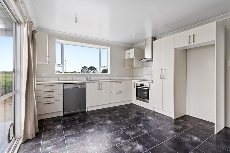 Photo of property in 1502 South Road, Manutahi, Patea, 4598